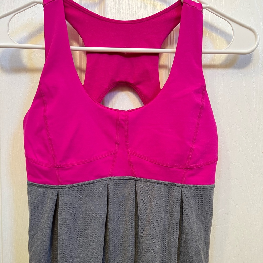 Lululemon tank top activewear in size small